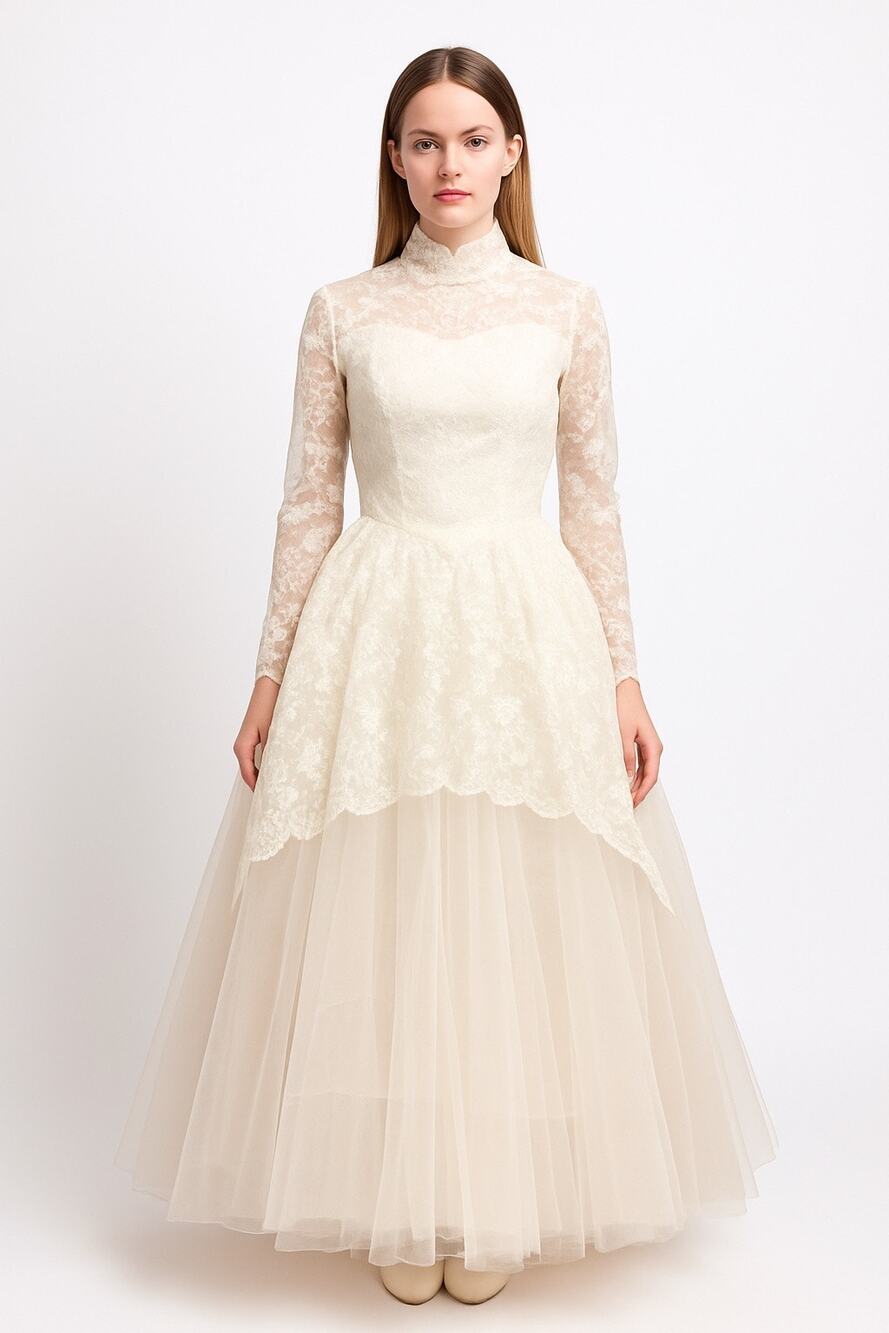 Vintage 60s Lace High Neck Wedding Gown w/ Tulle Skirt ILGWU USA small